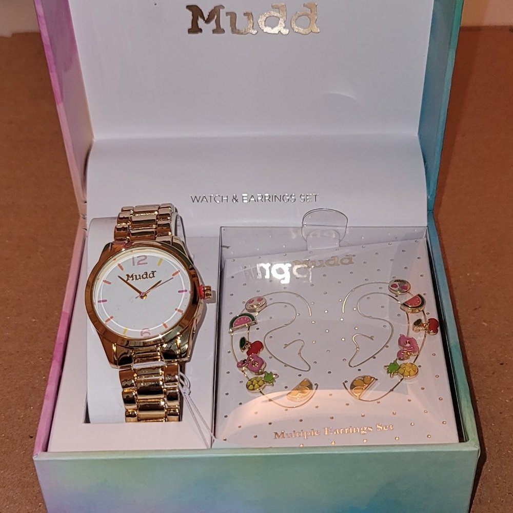 NIB Mudd Watch & Earrings Gift Set ( White Face & Gold Band ) NEEDS BATTERY